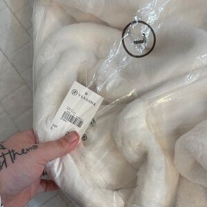 Versona Ivory Plush Faux Fur Jacket